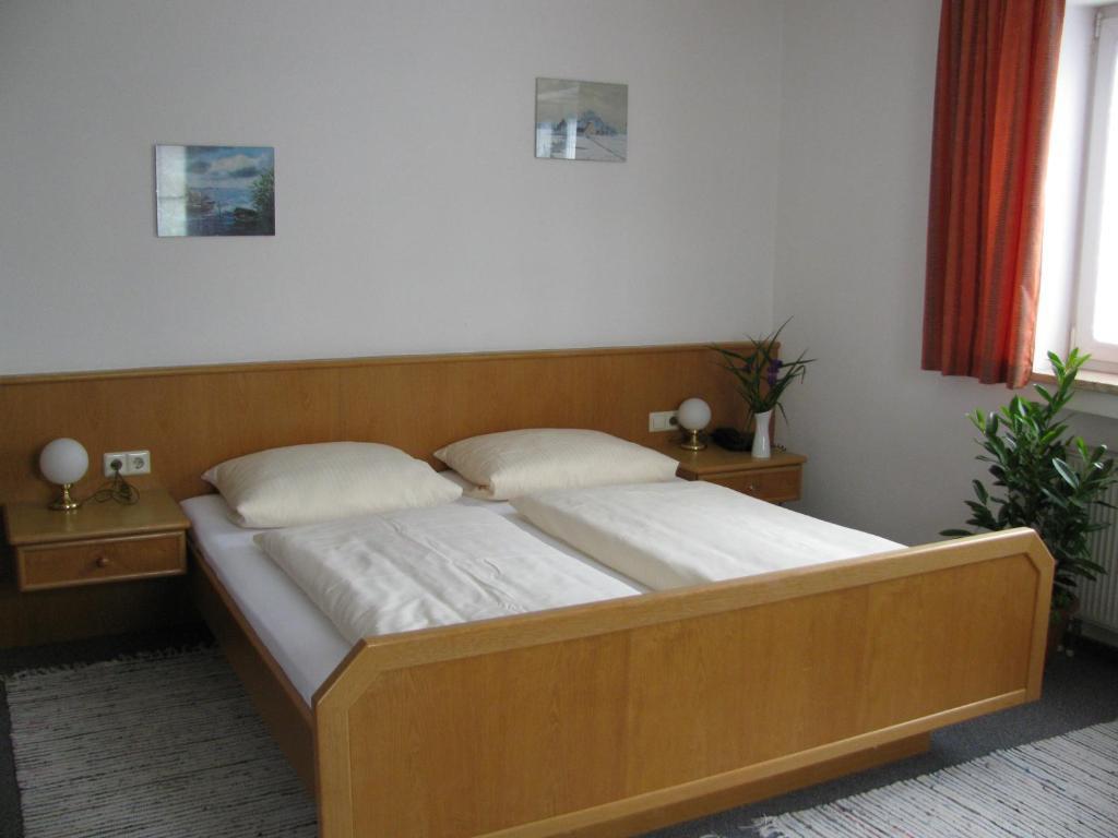 Zum Ochsen 3* Waldstetten (Bavaria)